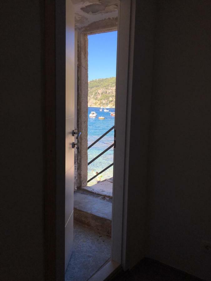 Zanicovo Beach Apartment คอมีชา ภายนอก รูปภาพ