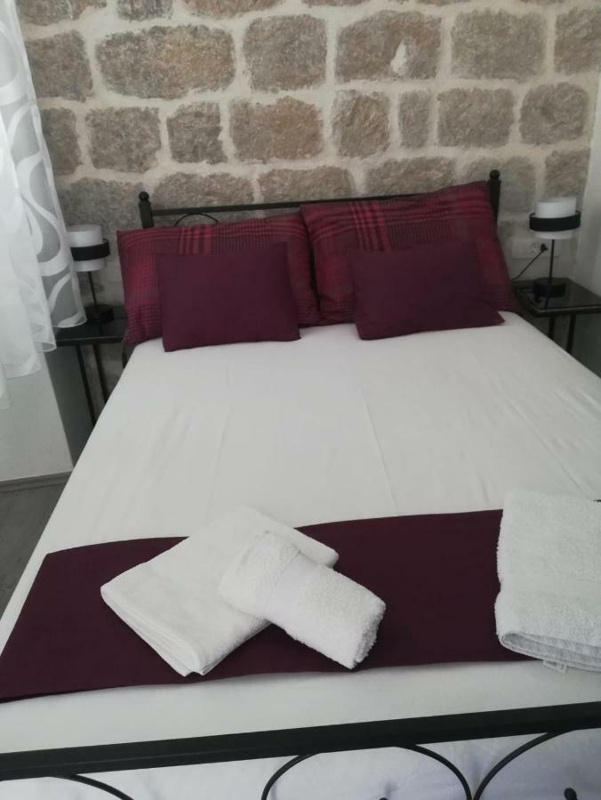 Zanicovo Beach Apartment คอมีชา ภายนอก รูปภาพ
